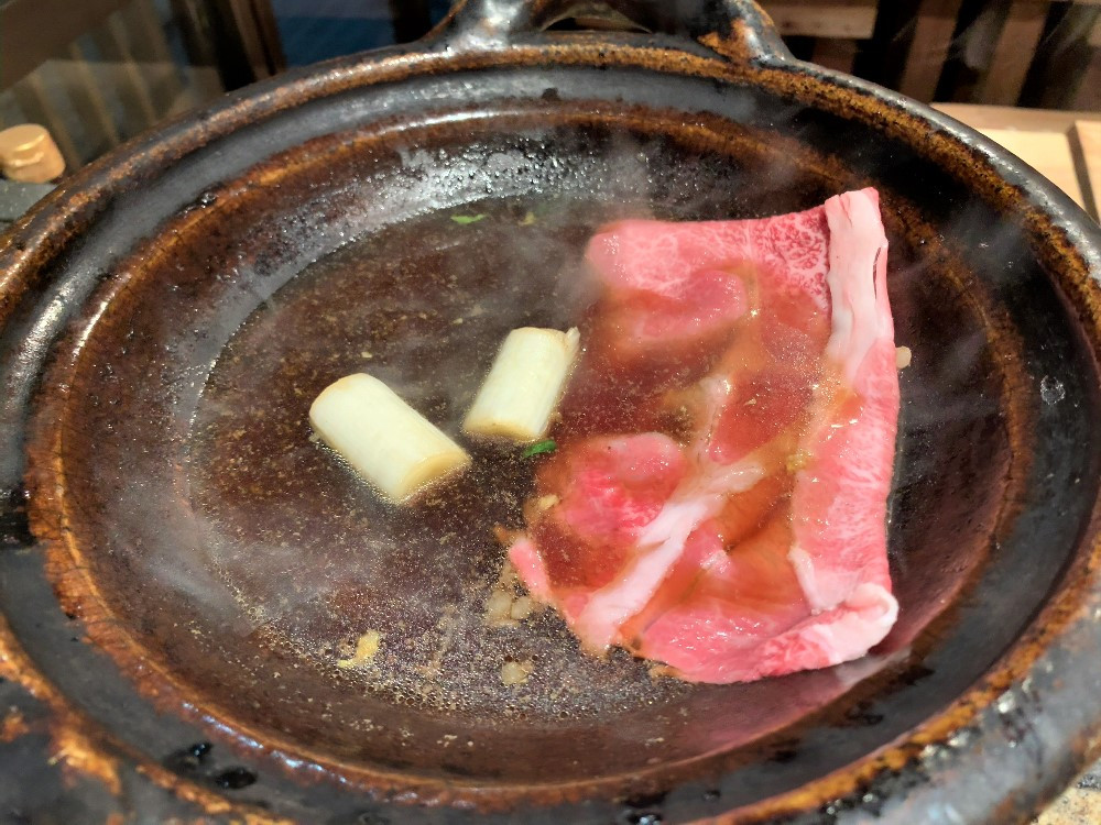 【イメージ】旨味醤油を割下に使用した炭火和牛すき焼き