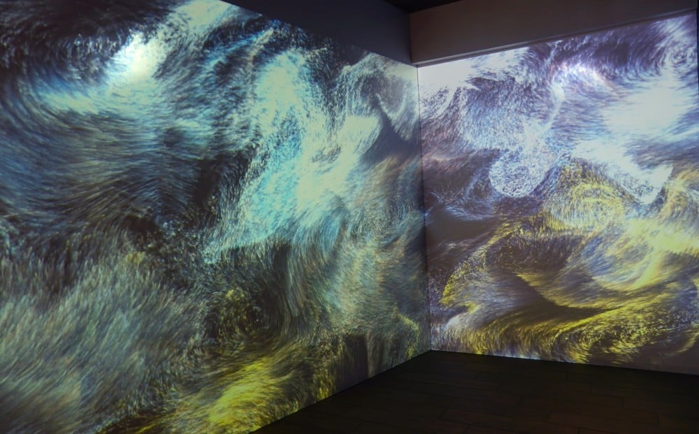 横浜の風景と気象データを連動させたプロジェクションマッピング