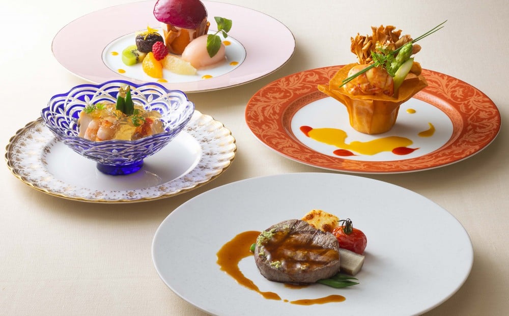 芸術的で驚きと感動に満ちたフレンチのディナーコースの一例