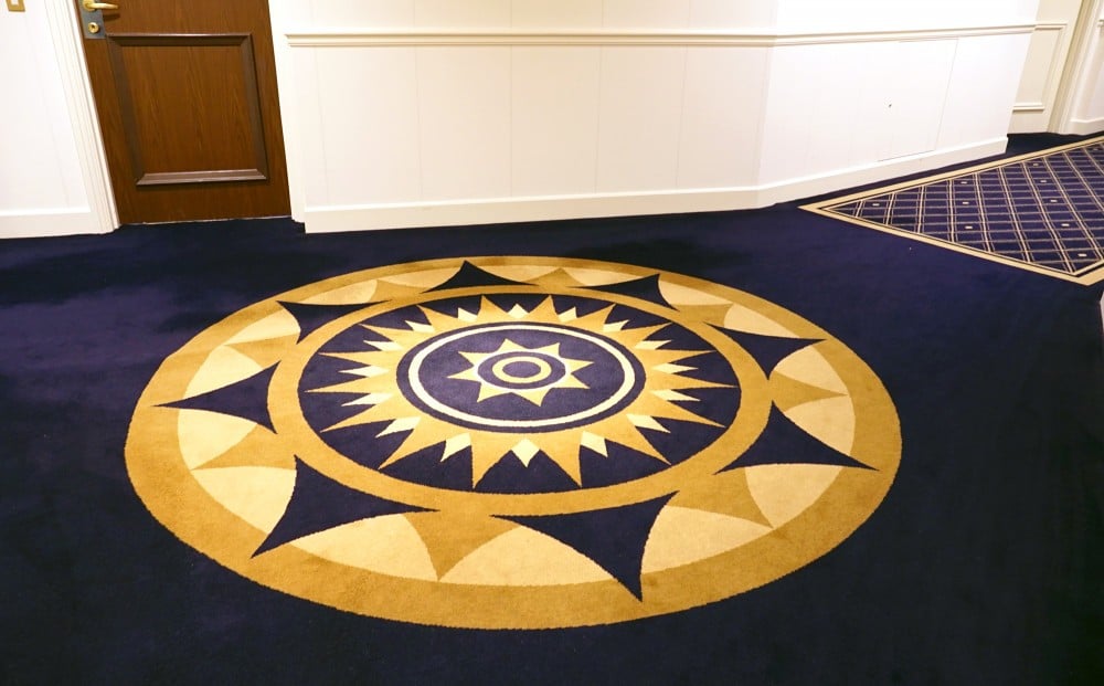 “船旅”をイメージさせる館内