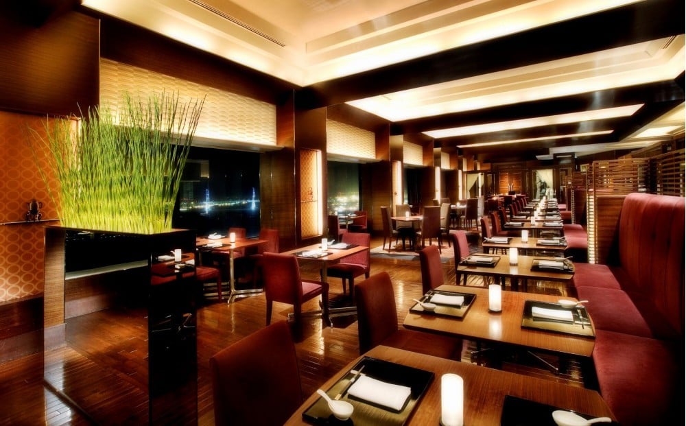 最上階のレストラン「カリュウ」