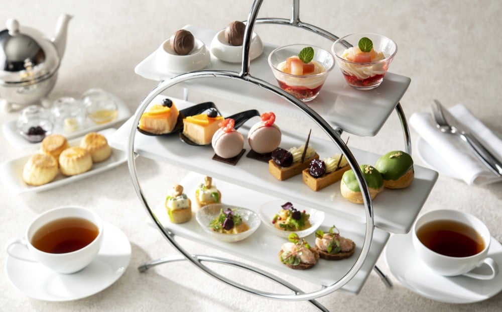 ラウンジでいただく、至福のアフタヌーンティー