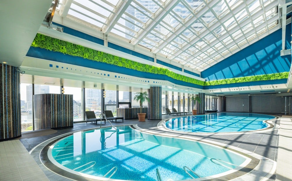 宿泊者専用のプールエリア「Blue Oasis」