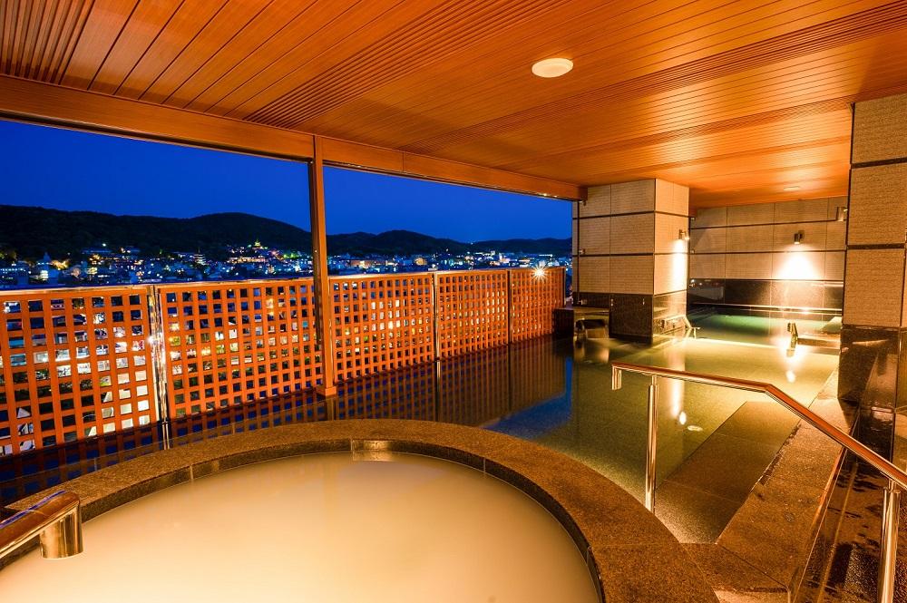 露天大浴場　八坂の湯