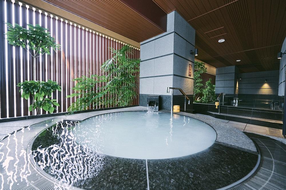 露天大浴場　庭の湯　シルキーバス