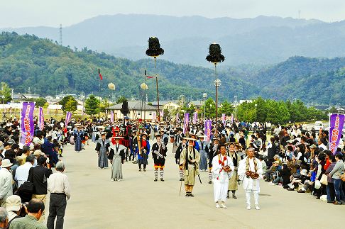 2.与謝野町岩滝大名行列