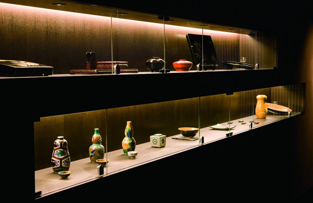 輪島塗をはじめ館内を彩る「伝統工芸品」