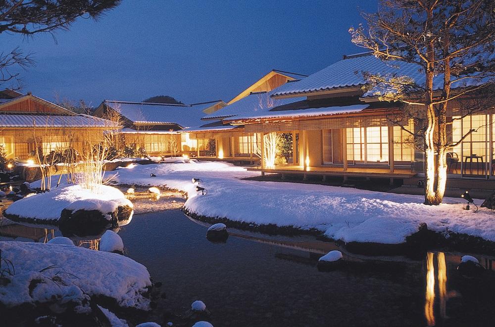 離れ外観（雪景色）