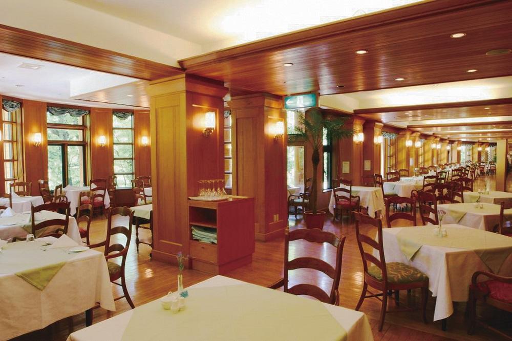 ダイニングルーム「みずなら」