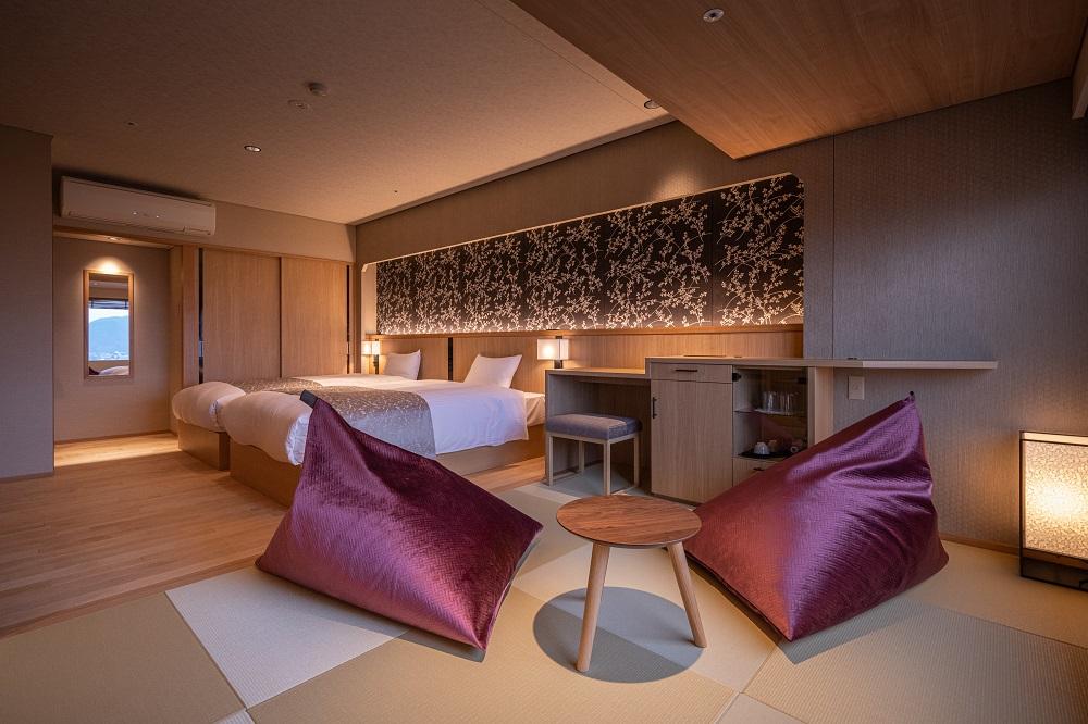 源泉の宿 萩本陣】平休日1泊2食付 ペア宿泊券 ＜本丸・上層階和洋室