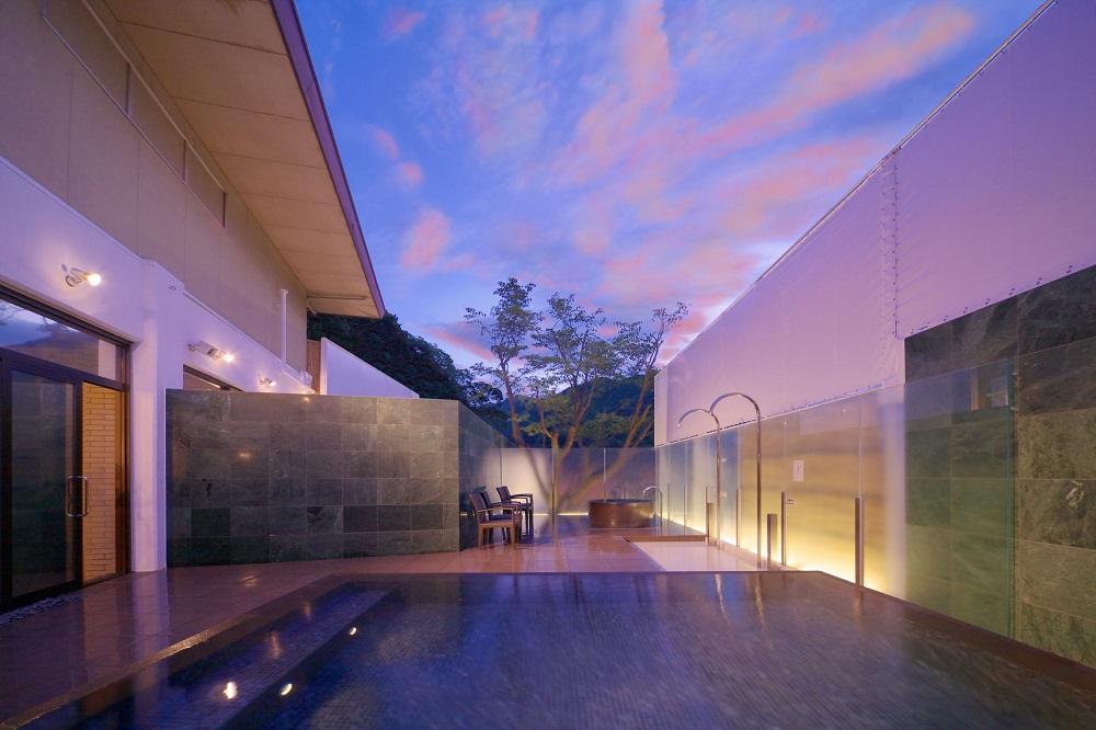 男性露天風呂　ひらり