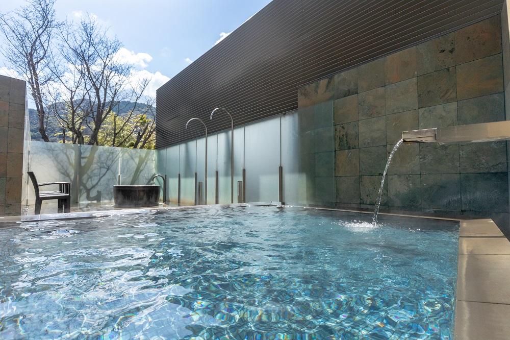 男性露天風呂　ひらり