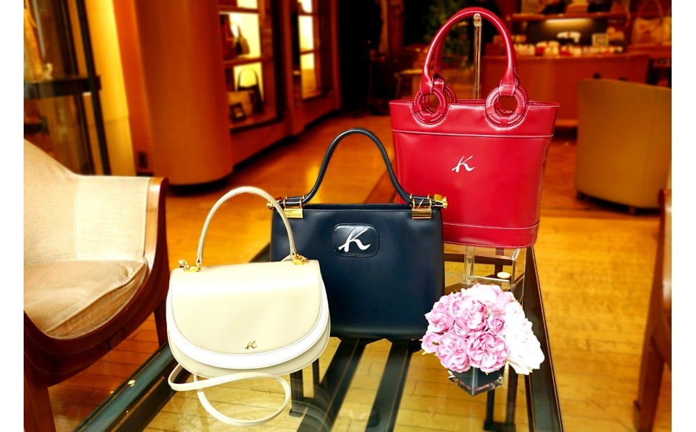 世代を超えて愛されるキタムラ看板商品のハンドバッグ