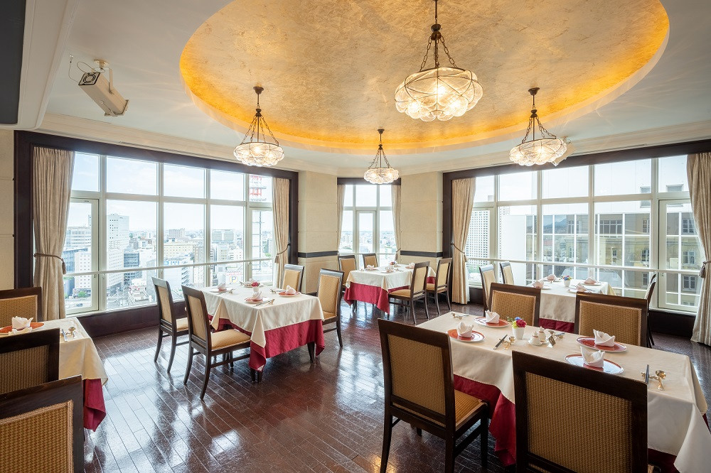 中国料理「彩雲」内観