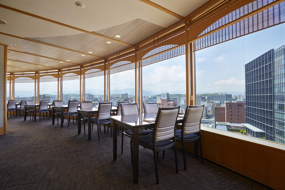 レストラン「千羽鶴」