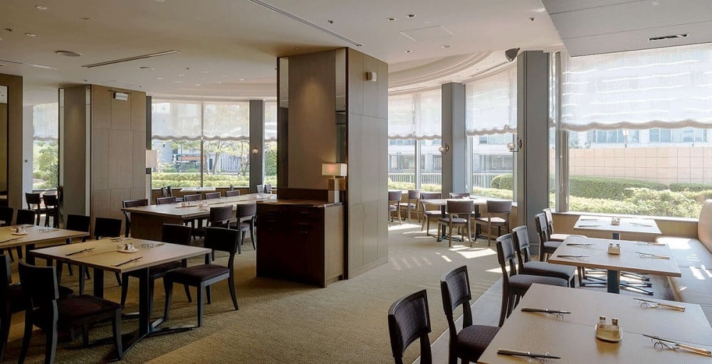 レストラン「カメリア」