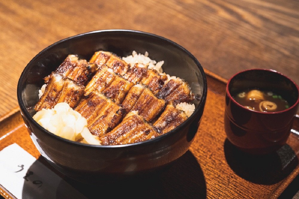 撮影地:あなごめしうえの