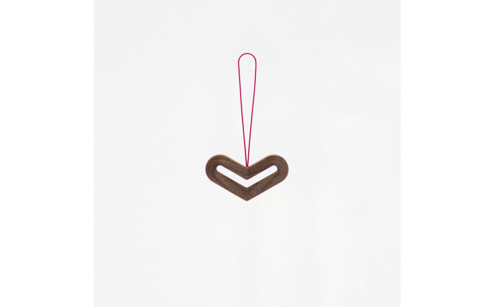 旭川家具&nbsp;コサイン&nbsp;cosine&nbsp;STEPSオーナメント　HEART　ウォルナット【&nbsp;旭川家具&nbsp;北海道&nbsp;旭川市&nbsp;木製&nbsp;家具&nbsp;小物&nbsp;アクセサリー&nbsp;オーナメント　掛け飾り&nbsp;シンプル&nbsp;ナチュラル&nbsp;手作り&nbsp;北欧&nbsp;天然木&nbsp;無垢&nbsp;】_05790