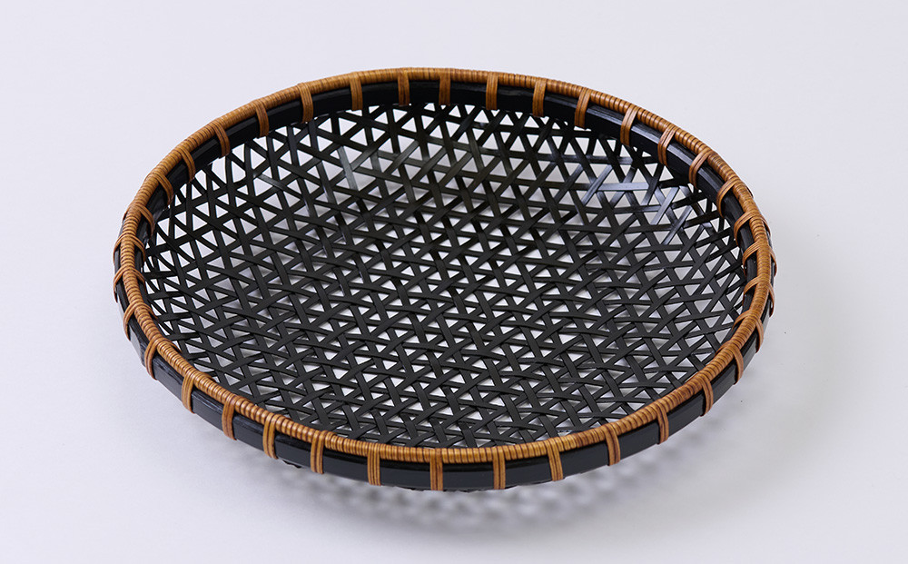 【竹工芸】漆塗盛篭　黒&nbsp;|&nbsp;竹工芸&nbsp;竹細工&nbsp;竹籠&nbsp;竹かご&nbsp;盛篭&nbsp;盛籠&nbsp;本漆&nbsp;天然漆&nbsp;漆仕上げ&nbsp;漆芸&nbsp;漆器&nbsp;本漆仕上げ&nbsp;漆塗竹籠&nbsp;伝統工芸&nbsp;工芸作家&nbsp;作家作品&nbsp;手仕事&nbsp;職人技&nbsp;竹編み&nbsp;編組品&nbsp;網代編み&nbsp;花籠&nbsp;菓子器&nbsp;盛器&nbsp;果物籠&nbsp;和雑貨&nbsp;和風インテリア&nbsp;竹編籠&nbsp;竹編み作家&nbsp;竹工芸作家&nbsp;榎本千冬作品&nbsp;石川&nbsp;金沢&nbsp;加賀百万石&nbsp;加賀&nbsp;百万石&nbsp;北陸&nbsp;北陸復興&nbsp;北陸支援