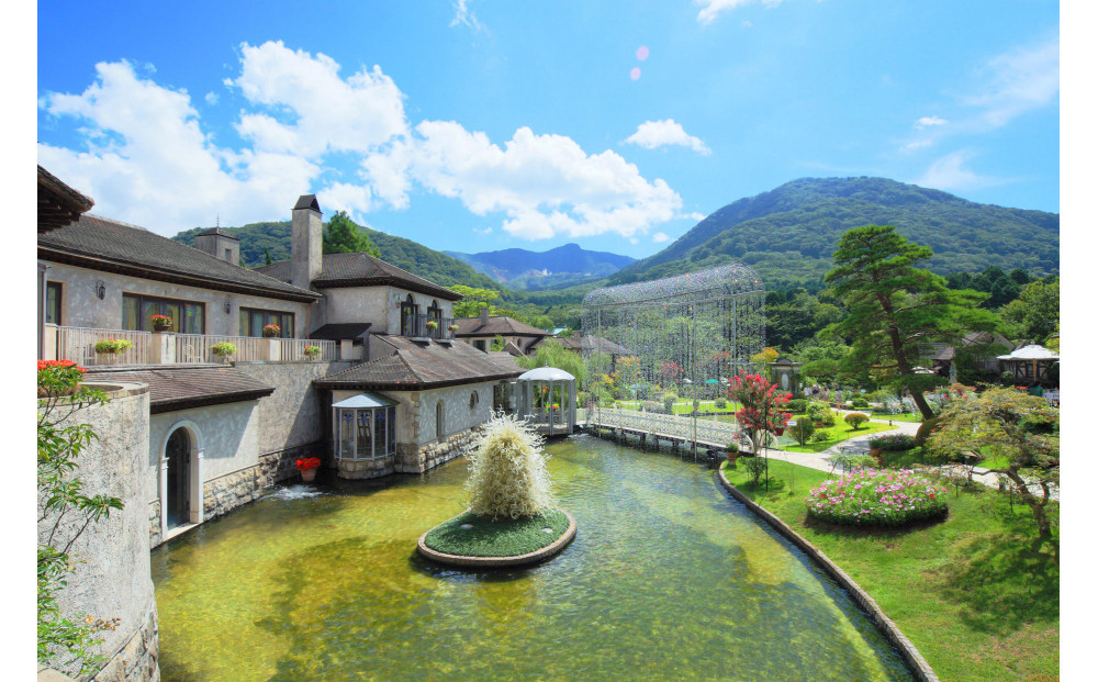箱根ガラスの森美術館入館ペアチケット【2026年10月上旬以降順次発送】