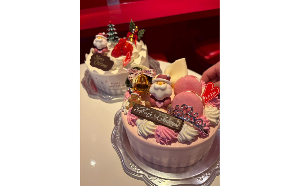 【Le&nbsp;Lis】クリスマスケーキ＜ピンクのデコレーション＞♪とびっきり可愛い芸術デコレーションケーキ5号（4～6名様分）【冷凍でお届け・冷蔵解凍】