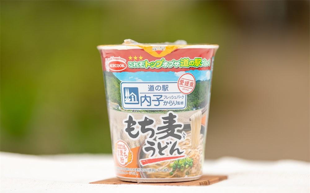 もち麦入りうどん　即席カップめん12個入り【食品 加工食品 人気 おすすめ 送料無料】