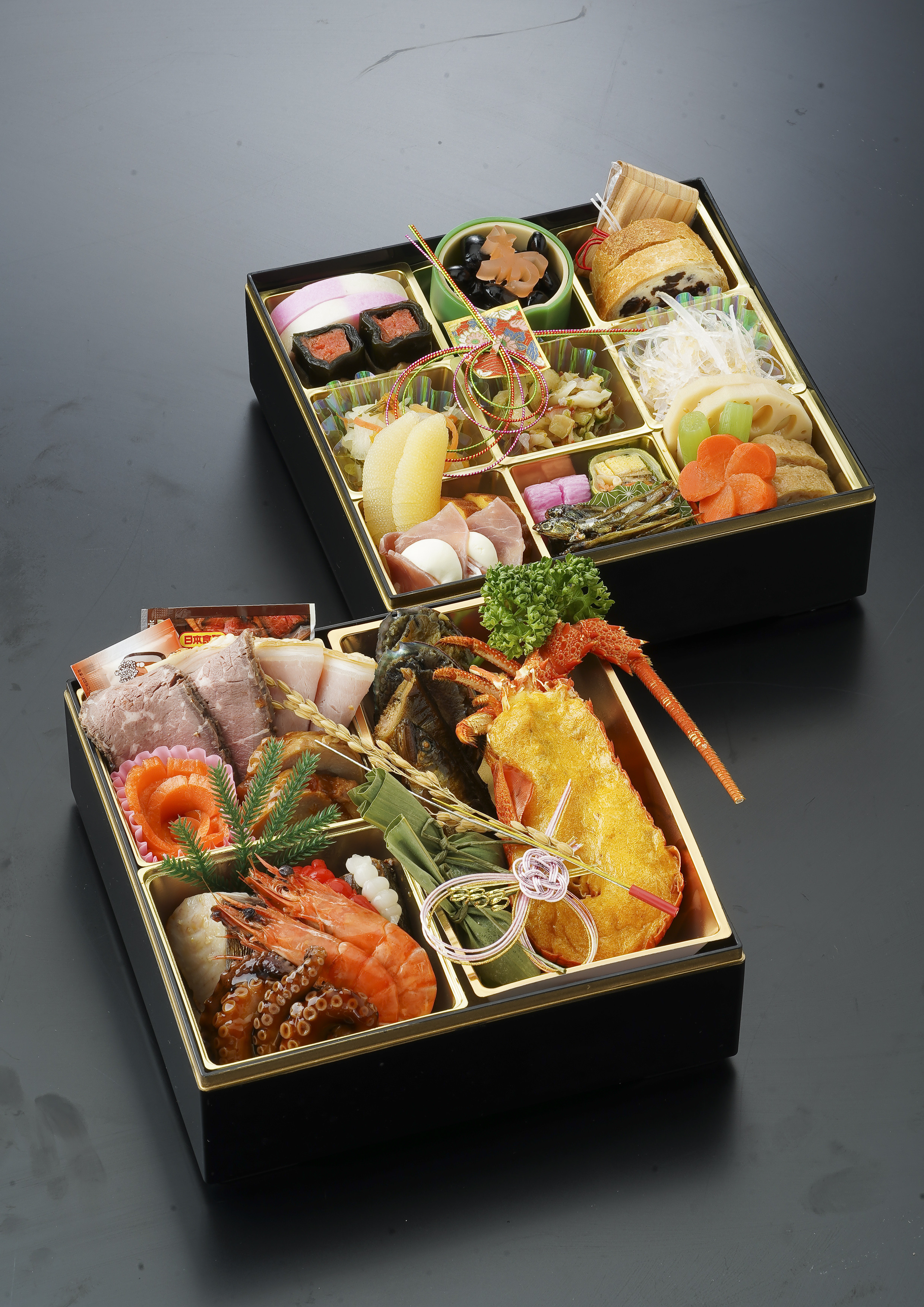 老舗ホテル謹製　豪華生おせち　年明け讃岐うどん付き　2人前～3人前　冷蔵品