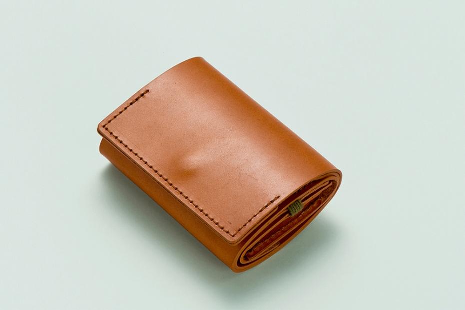 colmミニ財布 キャメル 独自構造のコンパクトな本革財布 | JTBの