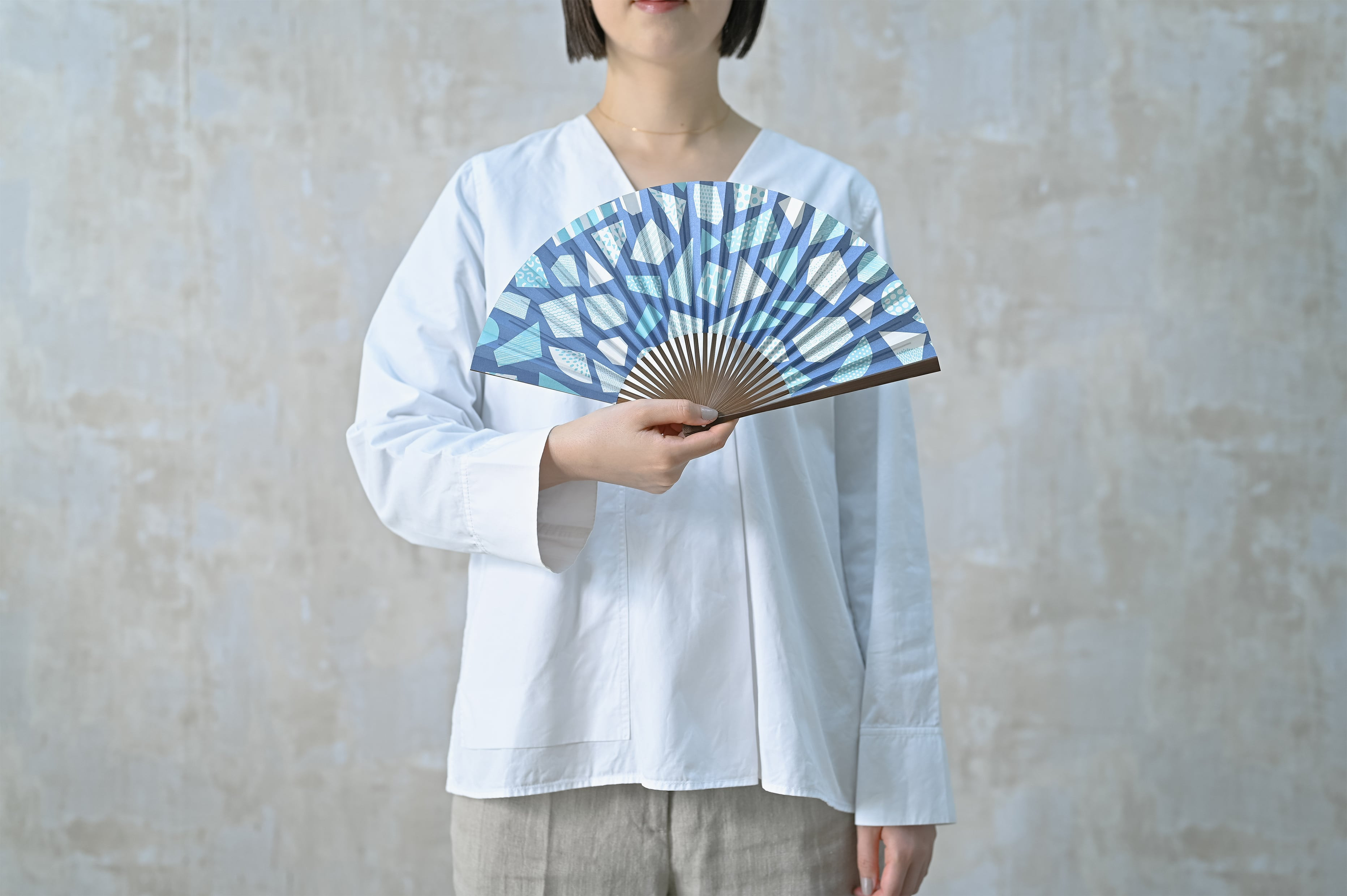 【みのや扇舗】/fan/fun扇子（小サイズ：青色）