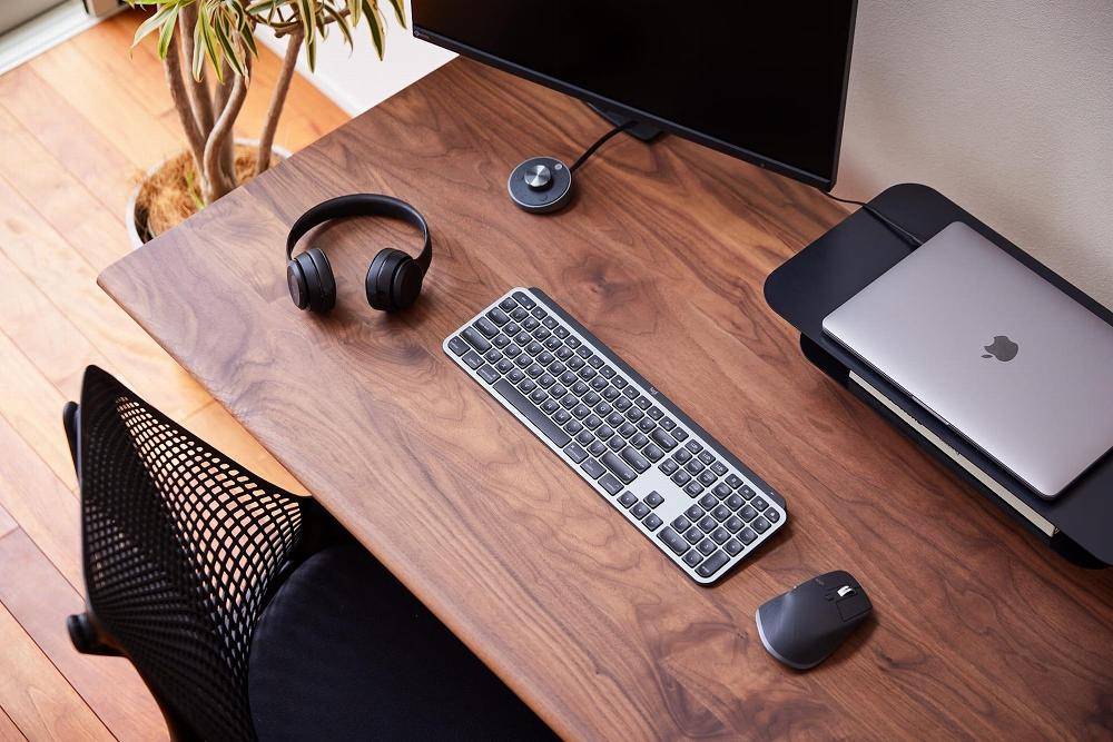 【幅160cm】【ウォールナット】【ミニシェルフ付】電動昇降デスク&nbsp;無垢材&nbsp;パソコンデスク&nbsp;WAAKstandingPro