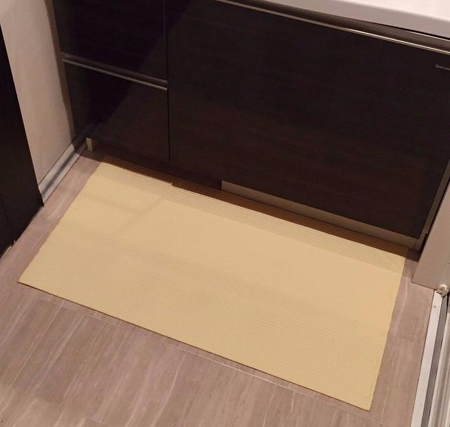 洗濯いらず、ずれない、抗菌 のふく楽 洗面マット（・洗面マット×2枚 ・長さ90cm 幅50cm 厚み5mm ・カラー:ナチュラルベージュ）