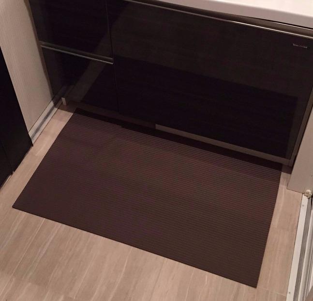 洗濯いらず、ずれない、抗菌 のふく楽 洗面マット（・洗面マット×2枚 ・長さ90cm 幅50cm 厚み5mm ・カラー:ダークブラウン）