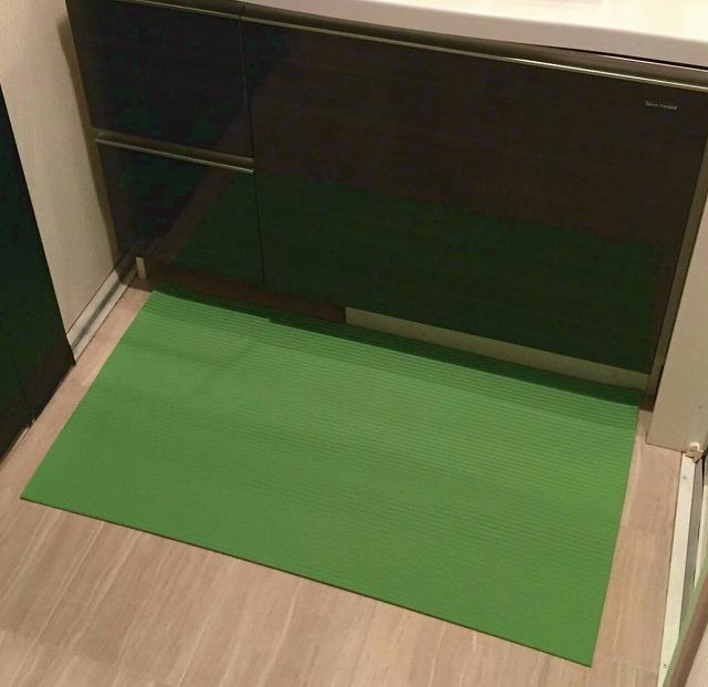 洗濯いらず、ずれない、抗菌 のふく楽 洗面マット（・洗面マット×2枚 ・長さ90cm 幅50cm 厚み5mm ・カラー:ライトグリーン）