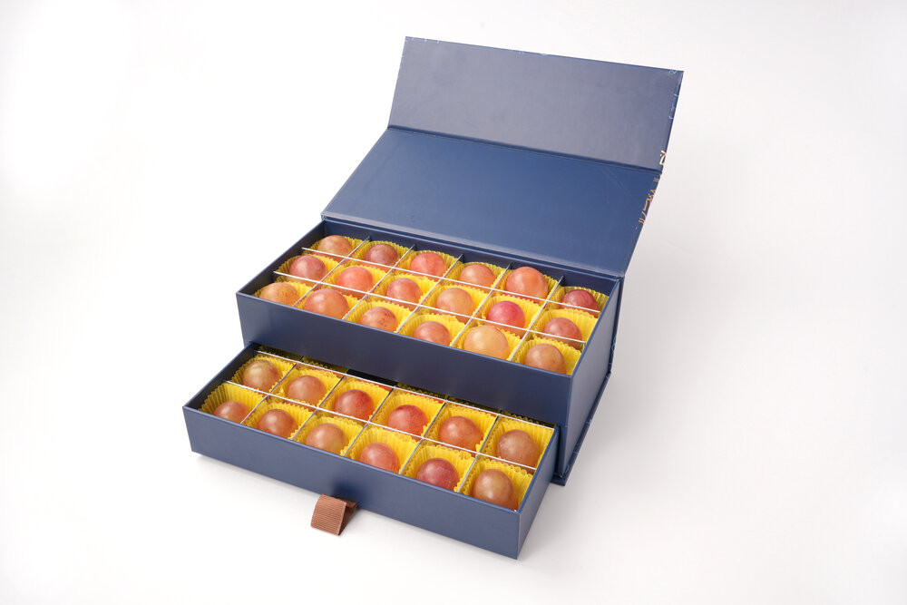 ぶどう&nbsp;2026年&nbsp;&nbsp;クイーンニーナ&nbsp;大粒のみ&nbsp;36粒&nbsp;ＪＥＷＥＬＢＯＸ&nbsp;ギフト&nbsp;贈り物&nbsp;岡山&nbsp;国産&nbsp;果物&nbsp;フルーツ