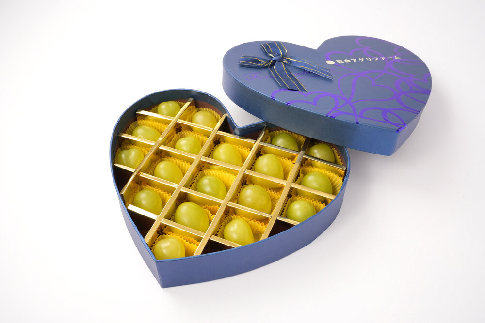 ぶどう&nbsp;2026年&nbsp;&nbsp;岡山県産シャインマスカットＪｅｗｅｌｒｙ&nbsp;ｂｏｘ青化粧箱入り18粒贈答用