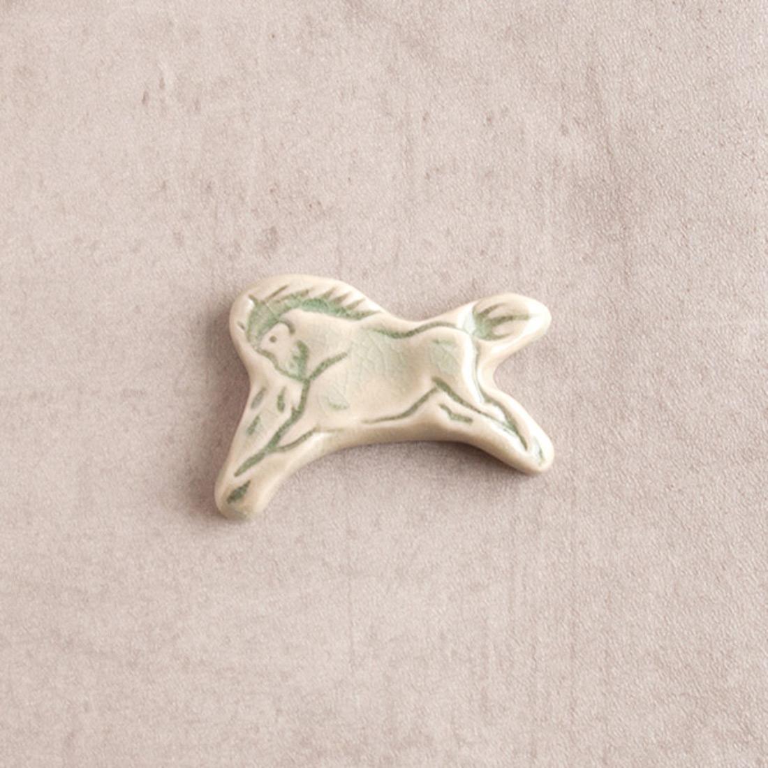 大堀相馬焼　松永窯　馬の箸置き　グリーン