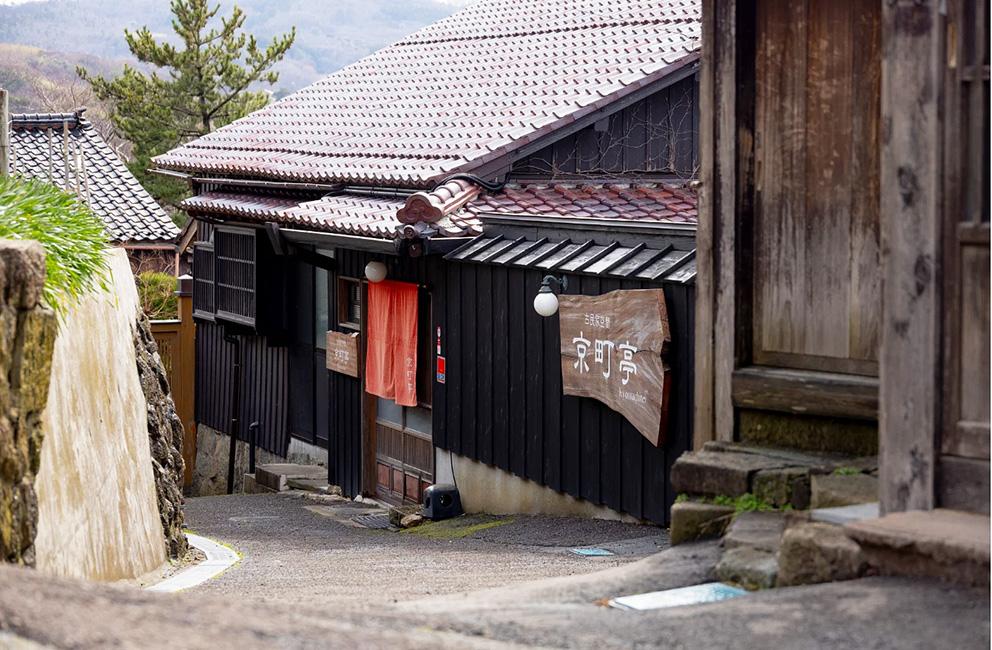 【佐渡市】佐渡金山で栄えた「京町通り」古民家レストランで「文弥人形芝居」鑑賞と佐渡フレンチプラン 大人2名様分　【佐渡島（さど）の金山】【世界遺産がある島で伝統芸能と食事を楽しむ】【JTB体験プラン】