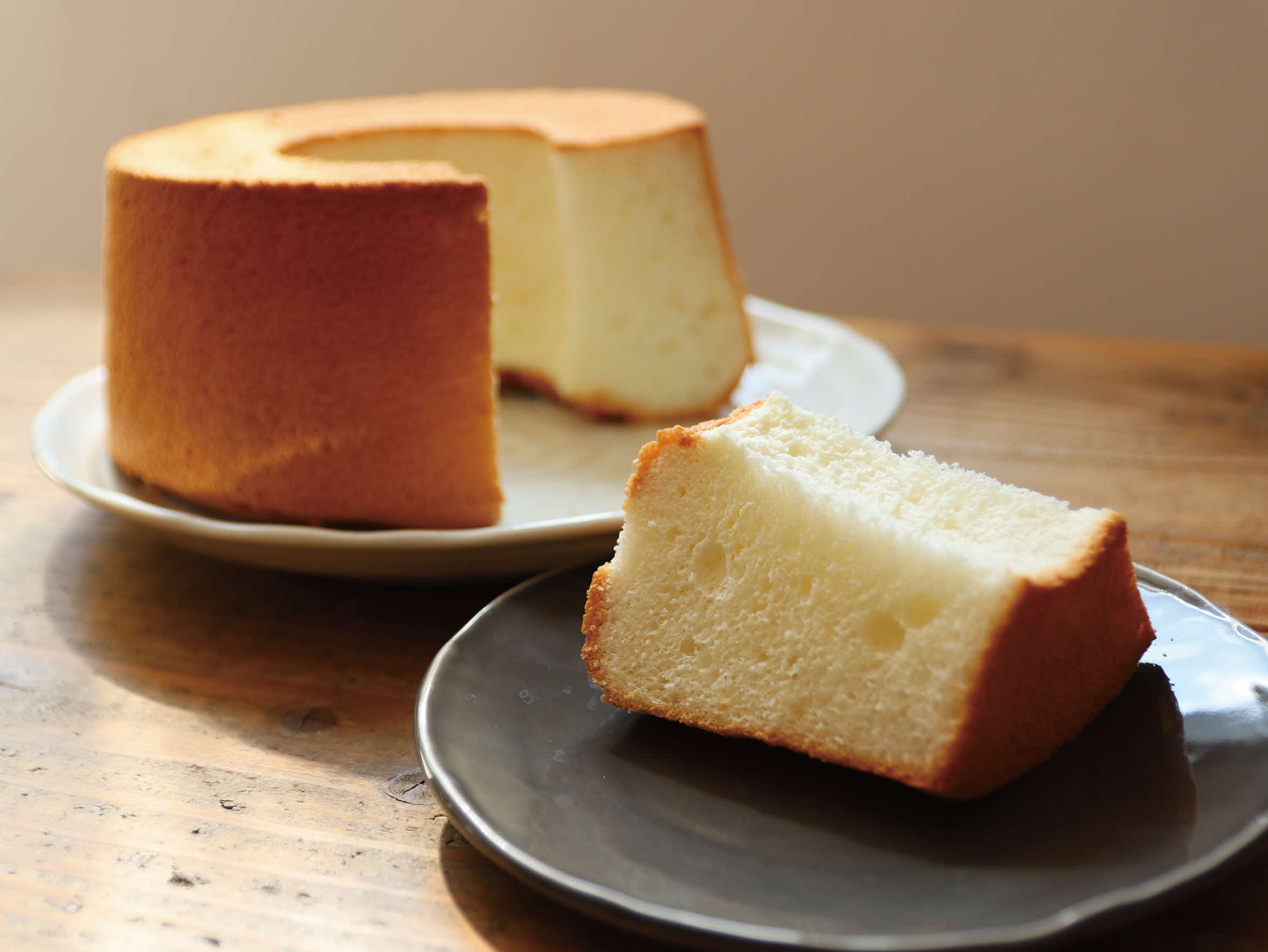 たまご屋さんがつくる　シフォンケーキ2個セット【プレーン・オレンジ】【 焼きたて シフォンケーキ ポロニ養鶏場 デザート ケーキ お菓子 焼菓子 標茶町 北海道 】