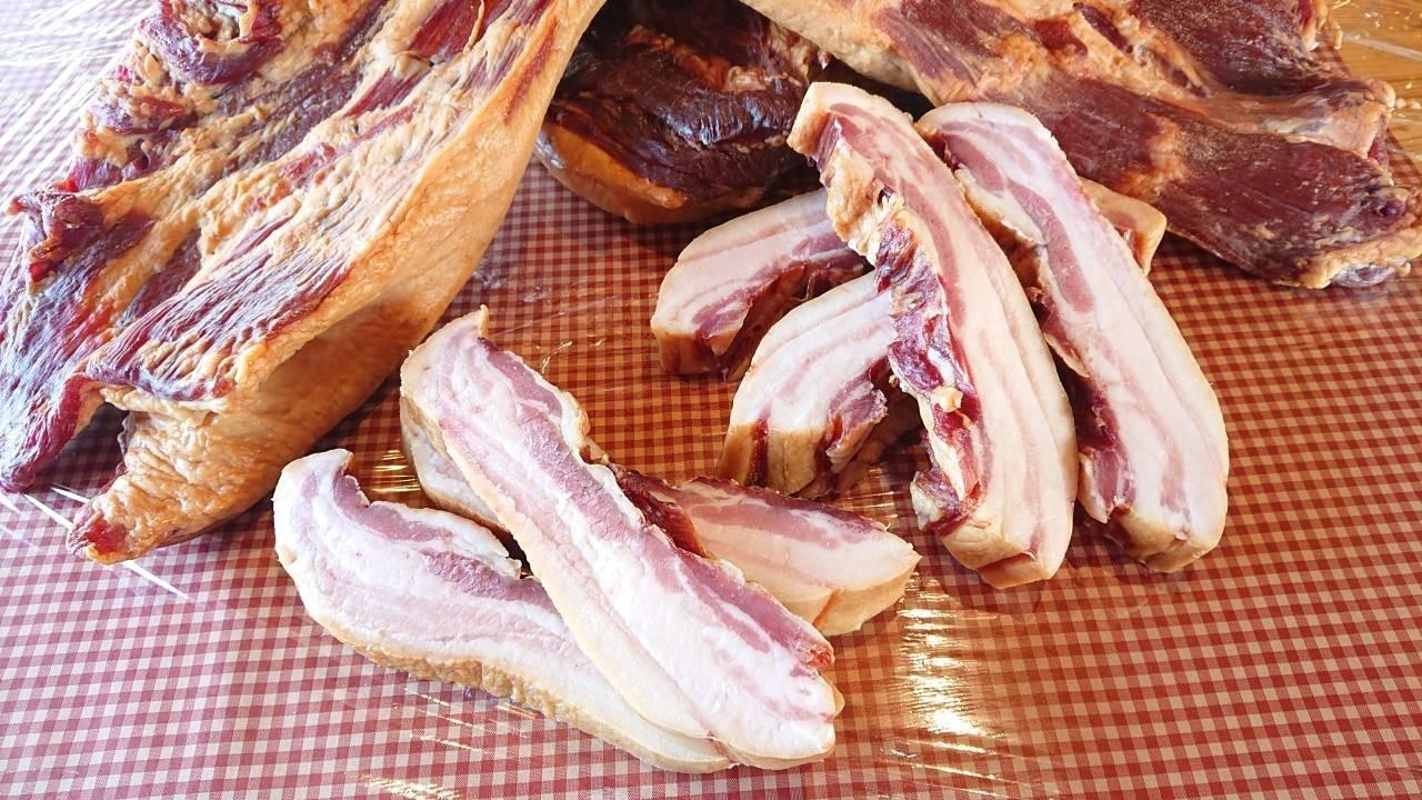 サングリア自家製ベーコン約500g【 肉 にく 豚肉 ベーコン 阿寒ポーク グルメ お取り寄せ 国産 ギフト 標茶町 北海道 】