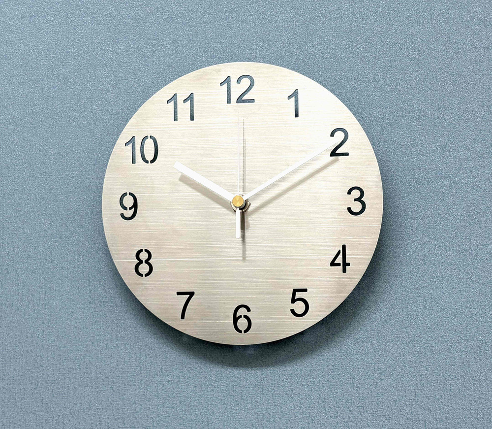 ステンレス&nbsp;掛け時計&nbsp;ホワイト&nbsp;インテリア&nbsp;モダン&nbsp;スタイリッシュ&nbsp;時計【雑貨&nbsp;日用品&nbsp;人気&nbsp;おすすめ&nbsp;】