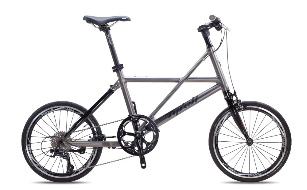 【Tyrell(タイレル)】FXα&nbsp;チタニウムグレーマット＆ピアノブラック【自転車&nbsp;折りたたみ式&nbsp;ミニベロ&nbsp;スポーツ&nbsp;ロードバイク&nbsp;スポーツサイクル&nbsp;簡単&nbsp;コンパクト&nbsp;通勤&nbsp;通学&nbsp;サイクリング&nbsp;変速付き&nbsp;香川県】