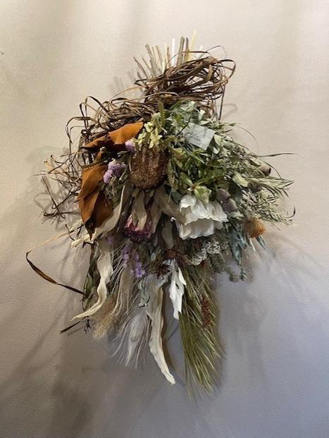 季節のおまかせドライフラワー花束アレンジLサイズ【花束 花 ハンドメイド ギフト ありがとう 感謝 気持ち 結婚 卒業 退職 母の日 インテリア スワッグ ドライフラワー どらいふらわー プレゼント インテリア 花 お花 お祝い ふるさと納税 送料無料 FT003】