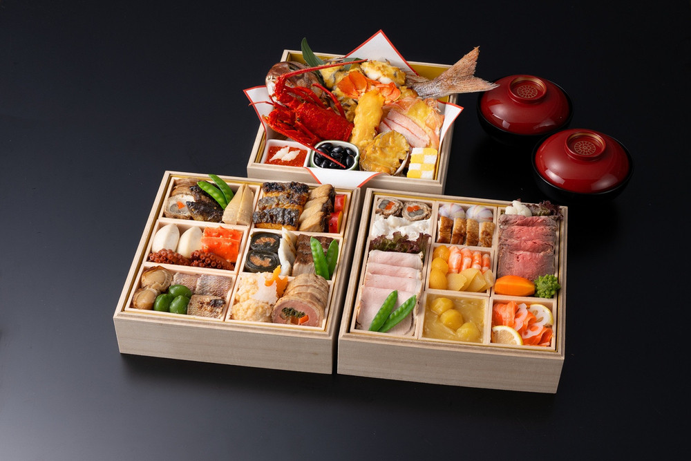 【冷蔵配送・12月31日お届け】迎賓館TOKIWA謹製 越後会席おせち三段重「にいがたの名工」が手がける極上の味（4～5人前）