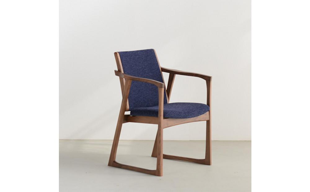 ウォールナット無垢材&nbsp;ギル&nbsp;アームチェア&nbsp;肘付&nbsp;レザー&nbsp;大川市&nbsp;辻製作所