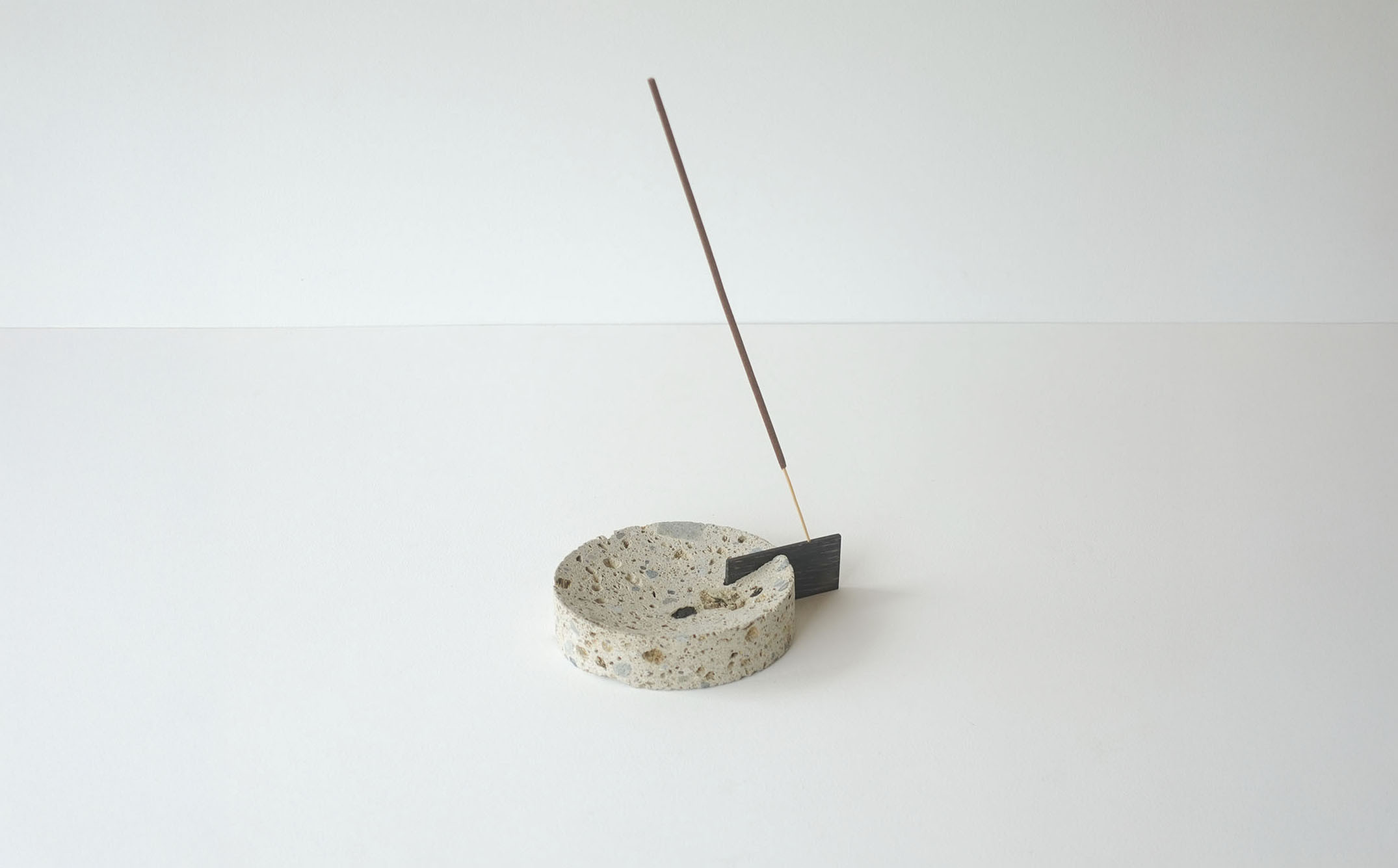 センダイフォルム インセンスホルダー お香立て ブラック【インセンス ホルダー お香立て 仙台市 家具 工芸品 装飾品 民芸品 仏具 神具 クラフト 人気 和装 雑貨 日用品 インテリア 置物 アロマ用品 化粧品 コスメ】