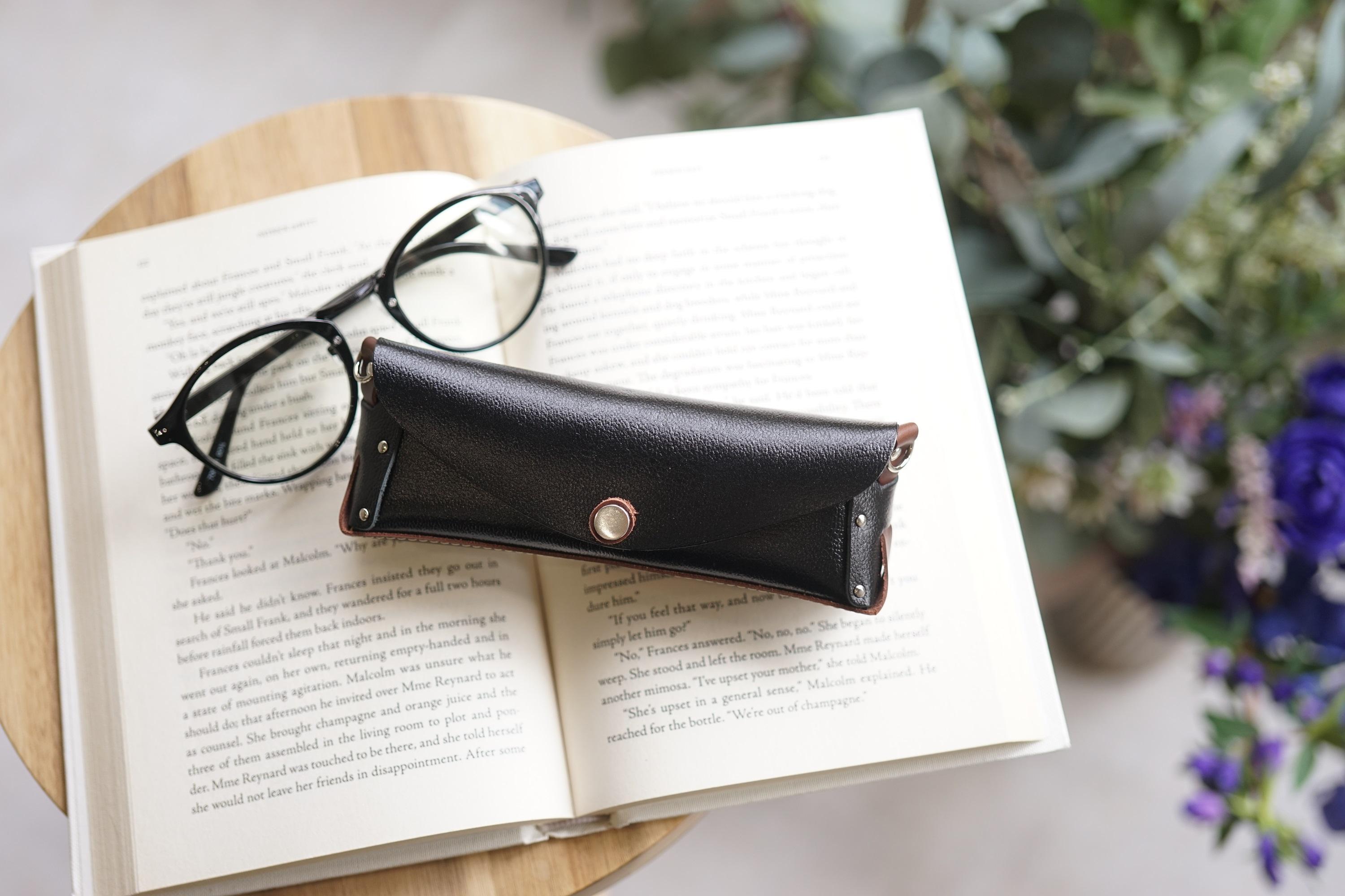 Natuuca.ブランド&nbsp;本革メガネケース（Senpliceシリーズ）【ブラック】