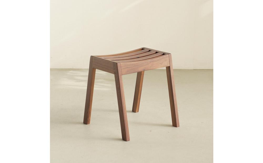 ウォルナット無垢材のスタッキングスツール&nbsp;ワード&nbsp;積み重ね&nbsp;玄関&nbsp;キッズ