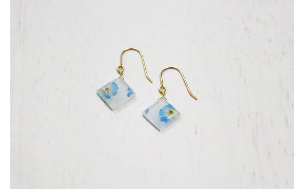 【七宝】青い花のピアス SV（金色・S）- ギフト包装付き -