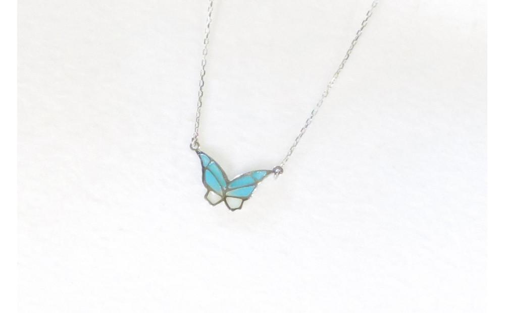 【七宝】小さな蝶のペンダント SV（チェーン40cm） - ギフト包装付き -