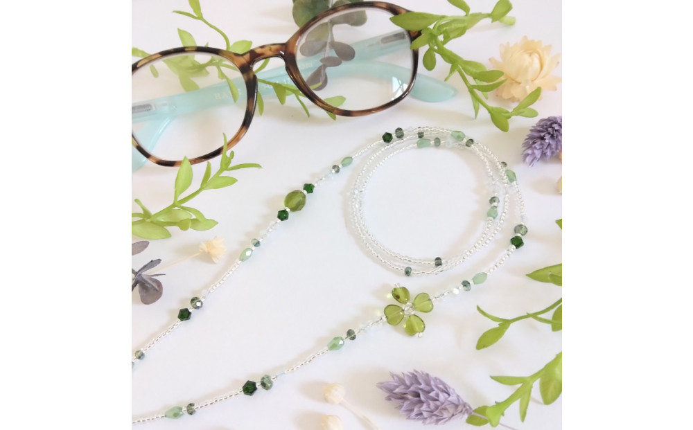 【幸せを呼ぶクローバー】メガネチェーン＊グラスチェーン＊グラスコード＊マスクチェーン＊フラワー＊ボタニカル